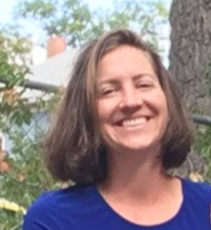 Lindsay Dickey headshot